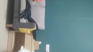 扎俩辫子少妇户外勾引老大爷 到桥洞下让老大爷摸屁股