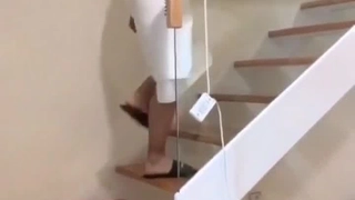 性感的宝贝Kira Stone和Jeniffer在热门视频中享受群交