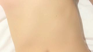 迷人的气质少妇颜值不错，开档黑丝诱惑，镜头前诱惑狼友抖动骚奶子，撅着屁股的