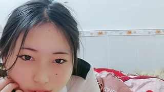 少女口交并弯腰进行狂野的性爱