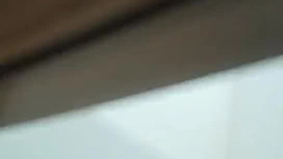 蜜桃美臀170CM大长腿，大白天阳光照射下操逼，拨开丁字裤JB磨蹭无毛骚穴，腰细大屁股后入猛顶，身材真是太棒了