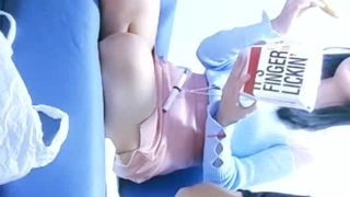 Nikki Sweet帮助房东满足性欲然后接着住